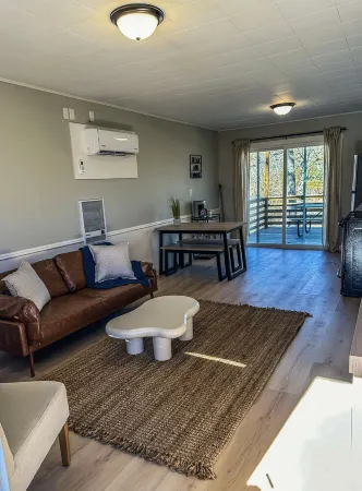 Lake Oasis in beautiful Kimberling City, boat ramp, slip rental