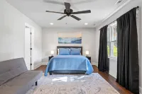 Scaly Mtn/Highlands  Modern NC Farmhouse-6.5 AC 2 Creeks