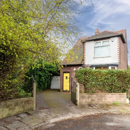 Fantastic, modern 3 bedroom house in West Didsbury. Close to all amenities. Отели рядом с достопримечательностью «Дидсбери»