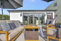 2-Bedroom 2 Bath Vacation Home Walking Distance to Fashion Island