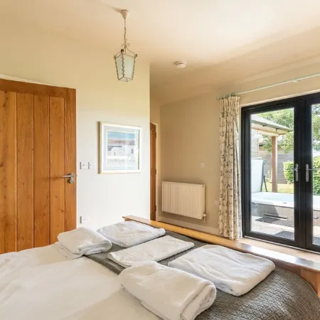 Meadow View lodge - Sleeps 4/5 with private hot tub