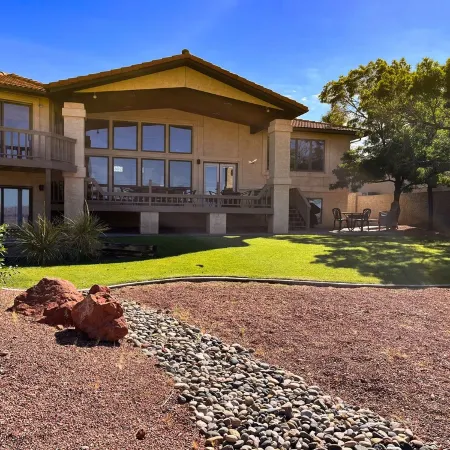 Rimview Lake Powell Home-Stunning views and a spacious family friendly home!