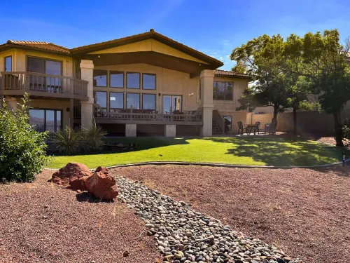 Rimview Lake Powell Home-Stunning views and a spacious family friendly home!