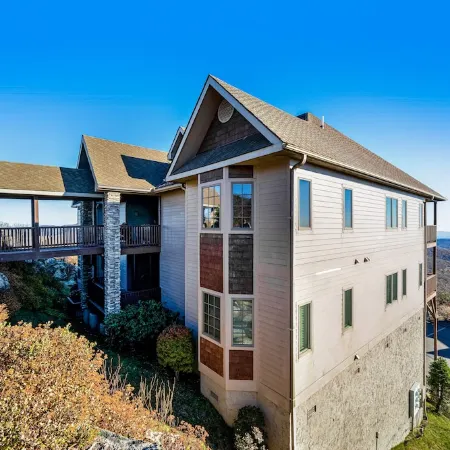 Comfy Condo at Top of Sugar Mtn - Ski in Ski Out - AC, WiFi