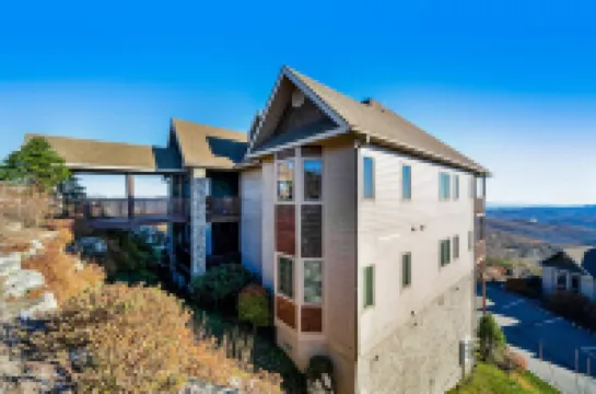 Comfy Condo at Top of Sugar Mtn - Ski in Ski Out - AC, WiFi