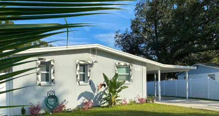 Rockin' home near Hard Rock, Fairgrounds, and MidFlorida Amphitheater.