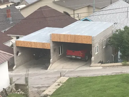 Covered parking/3 bedrooms, sitting room, restroom w/laundry, full kitchen, deck Отели рядом с достопримечательностью «Black Hills Mining Museum»