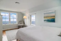 Rare! Private Beachfront House in Madison CT - Sleeps 8 - Last Min Availability Hotels in Madison