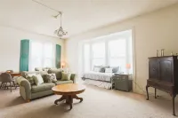 3 Bedroom Fully Equipped Apartment near Golf Courses Hotels in Corry