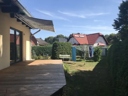 Apartment in a quiet residential area, 800m away from the Plauer See