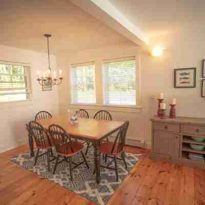 Beautiful home within walking distance to Kennebunkport Others