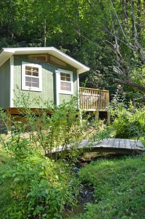 Hot Tub And Deck Along Creek,  Pet friendly, Close To NOC, Tsali, And Dragon