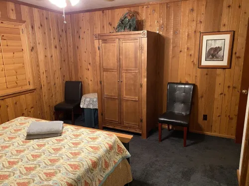 HomeAway from Home-BBQ-RV Parking-Near ConventionCtr-Speedway-Zipline-Sleeps 10