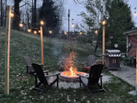 New River Gorge Oasis-Hot Tub- Game Room- Fire pit- Good Vibes