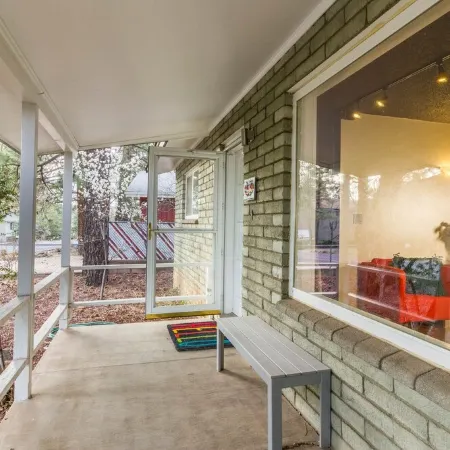 CherryHill Downtown HAUS: Super Clean - A/C - Techie