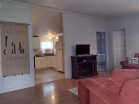 Log Cabin Guest House 이스트 람피터 타운쉽 호텔