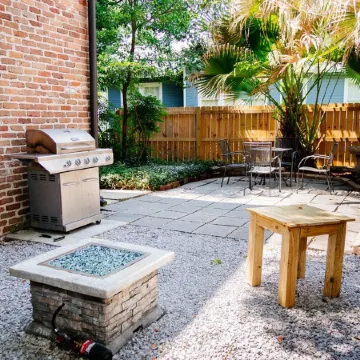 Mid-Century Modern - 3600sqft - 1 Mile to CBDHistoric Surroundings, Walk to CBD