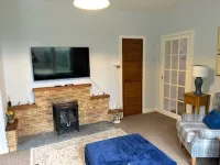 The Lodge- charming cottage on private country house estate