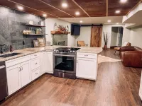 [Optional Hot Tub] Farmhouse style apartment - newly renovated Hotels in Monroe