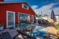 Bayfront Single Family Home 2 blocks from the sand!