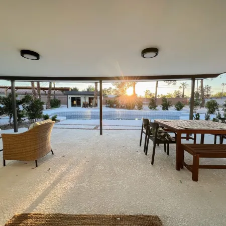 4 Bedroom Lux Estate, just minutes from the strip!