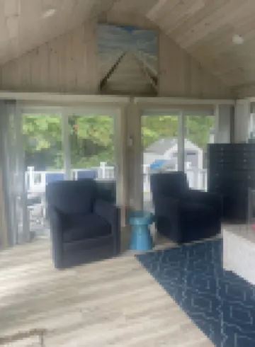 Cute cottage close to short sands beach