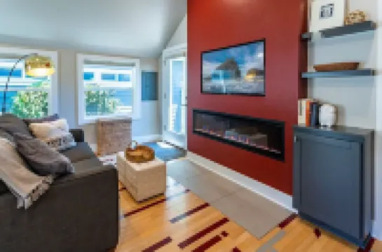 Courtside Cottage - WalkScore 93 - Dog Friendly