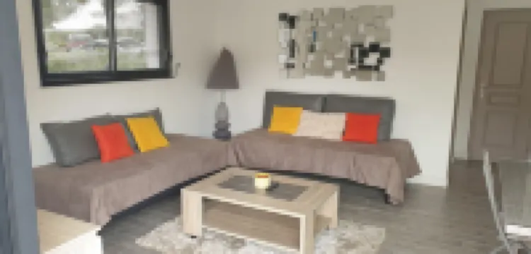 PORTICCIO QUIET AND CLIMATE VILLA 5 MIN FROM FOOT OF AGOSTA BEACH Hotels in Albitreccia