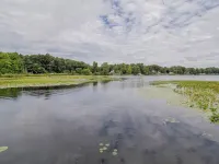 Charming Waterfront 4-bedroom house with AC and WiFi with Amazing Views!