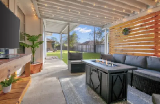 Elegant Home with Amazing Back Patio.  3Br / 2BTH - Sleeps 8.