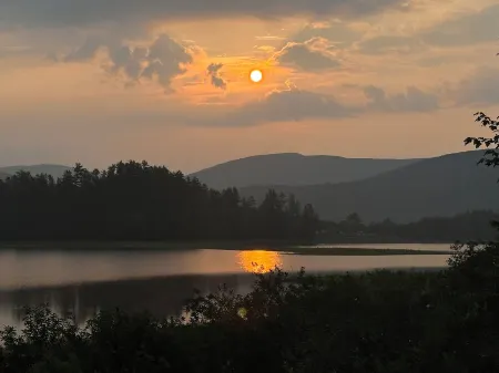 A pleasant space in a pleasant neighborhood in a beautiful part of the country!