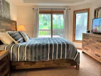 SilverLake/Stein Area Luxury Ski-out. Perfect for 1 or 2 Families.Private Hottub