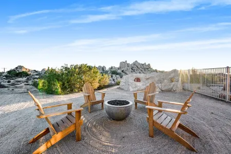 Bohemian at the Boulder's: spa, pool and desert views!