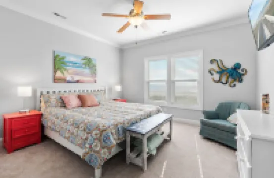 Isle Oasis. Oceanfront. Elevator, Heatable Pool,  Drct Bch Access. Grt Location.