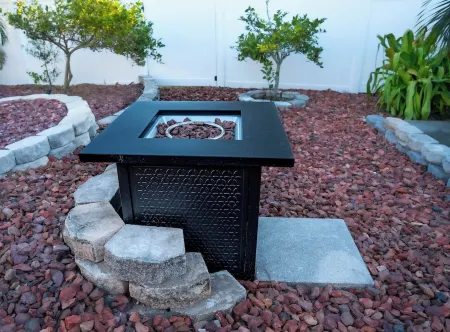 Coral Cottage pool/gas firepit a 2 bedr 2 bath sleeps 6