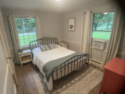 Renovated Ranch 5 Bed 2 Bth, Open concept. Close to beaches, airport & Portland