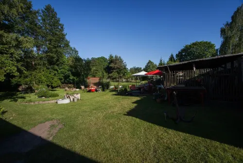 Directly on Schwedtsee with private water access, and complimentary use of Canadians