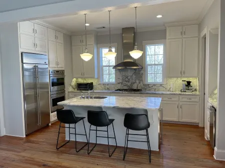 Downtown home.  Walk to square and campus!