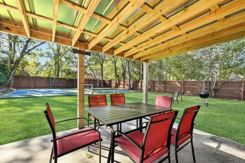 Private Pickleball/Basketball Court - Movie Room - Hot Tub