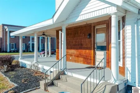 Lake Country House on City Square