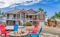 CORAL SUNSETS & SHIMMERING DEEP BLUE OCEAN VIEWS..  LASTING MEMORIES MADE HERE!!