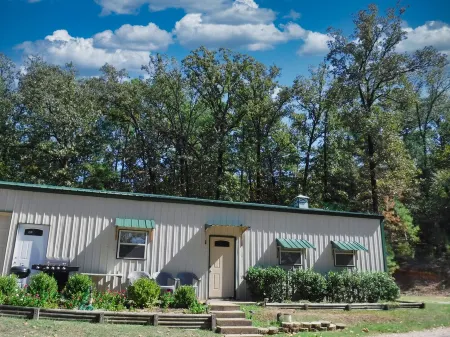Acorn Timbers Apartment - Lakefront apartment with pier on Lake O' the Pines.