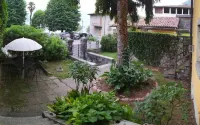 Lakefront studio with garden