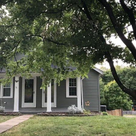 Historic Bardstown Cottage