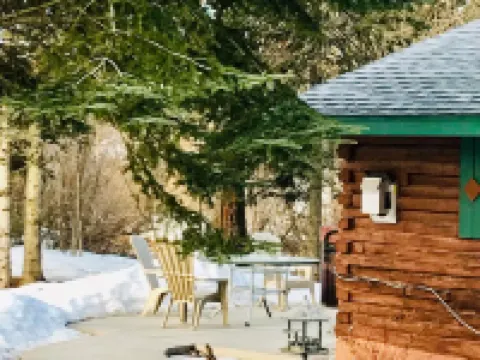 Cozy cabin on the bank of Bear Creek with a hot tub to relax in! Hotels in Pine County