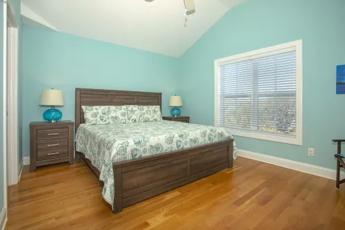 Sea 2 Sea - 4 Bdrm w/ Pool and New Patio - 1 Minute Walk to Beach