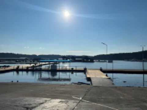 Cozy modern farmhouse w/ garage- Only 5 miles to Lake Cumberland!