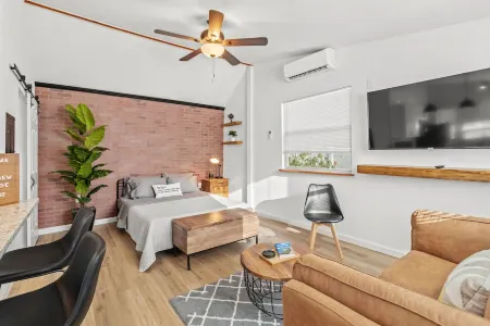 Spacious Industrial Style Guesthouse