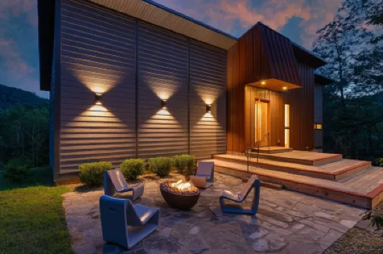 Luxury Mountain Retreat w/ Hot Tub, Grill & Fire Pit Near Asheville, NC