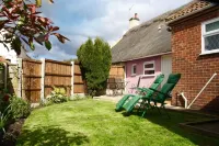 Admiral Cottage, Cosy Thatched Cottage Close To Sea & Sand Dunes
